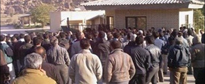 إيران .. مدينة «زنجان» - تجمع احتجاجي لـ 300عامل لشرکة «جهان» لانتاج الزيت النباتي