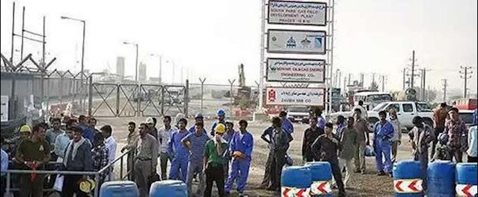 ايران.. عسلويه - تجمع احتجاجي لعمال فاز 19