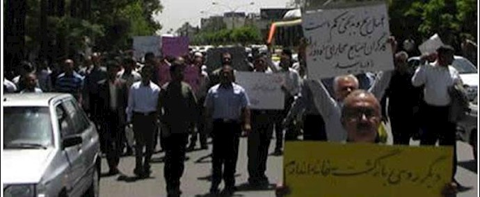 أيران.. إضراب عمال دائرة الاتصالات والهوات بين القری في مختلف مدن محافظة خوزستان