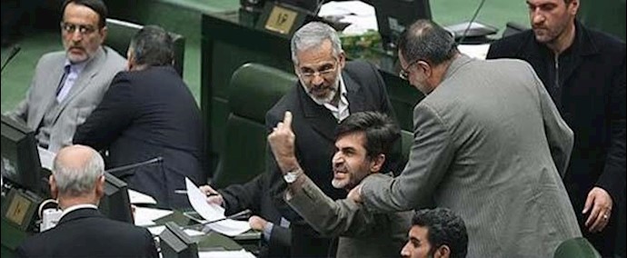 إيران.. عصابة روحاني تهدد وتتوعد العصابة المنافسة: «سينتهي تسامح الحکومة مع التيار الأصولي»