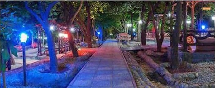 تجمع لصاحبي المطاعم احتجاجا علی زيادة الضريبة