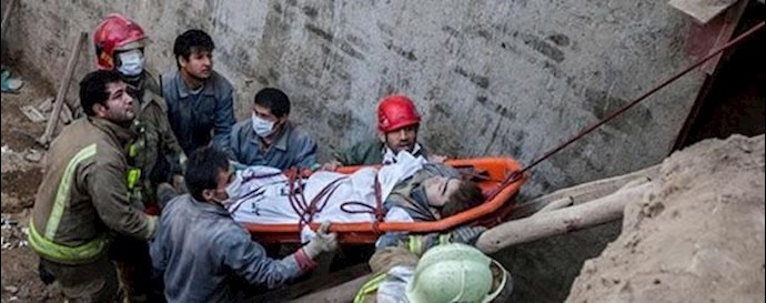 مصرع مروع لعاملين من عمال البناء في طهران