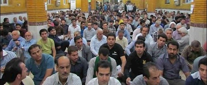 إيران.. اليوم الرابع للتجمع الاحتجاجي لأهالي مدينة ماهشهر في حسينية «حاج إبراهيم»