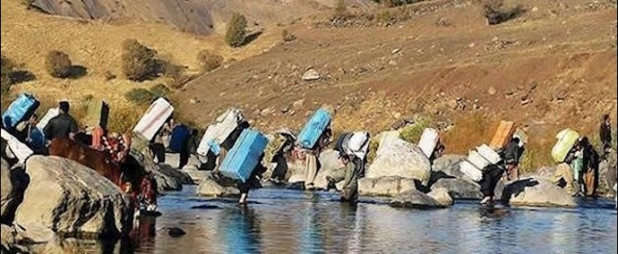 العتالون الکادحون في ايران، ضحايا محترفي السرقات بالمليارات في نظام الملالي