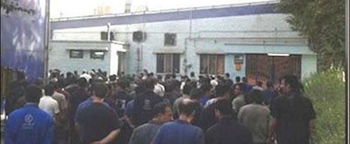 حشد احتجاجي لعمال معمل”ايران تاير”