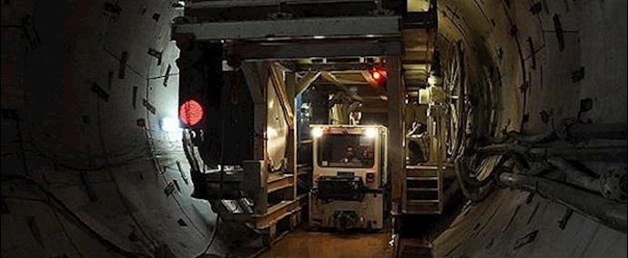 إيران... أهواز- اليوم الحادي عشر لتجمع احتجاجي لأکثر من 600 عامل بالأجر اليومي لمشروع القطار المدني