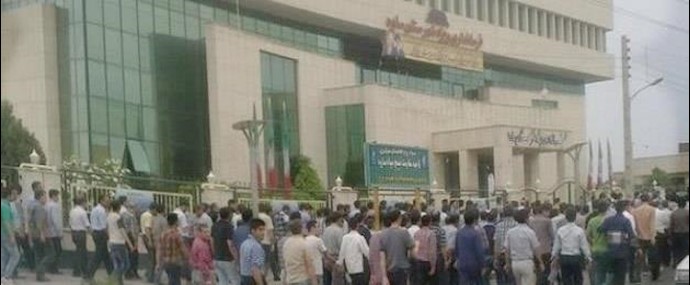 إيران..ألف عامل معمل نورد صفا لصناعة الأنابيب في مدينة ساوه يواصلون اضرابهم لليوم الـ 28