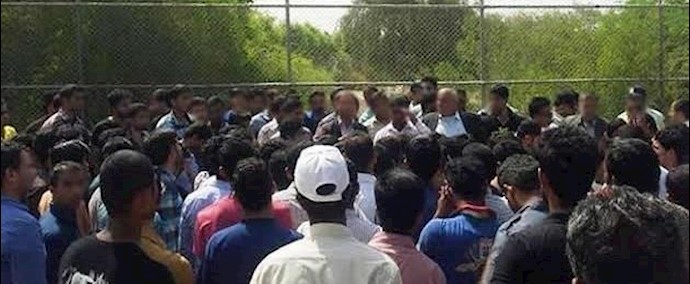إيران.. تجمع احتجاجي لعمال معمل «ايران» لإنتاج الجرارة أمام مبنی محافظة أذربيجان الشرقية
