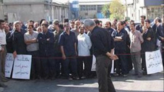احتجاج عمال النظافة والعمال المتعاقدين في کاشان
