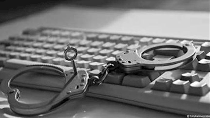 حکام إيران يحتکرون مواقع التواصل الاجتماعي