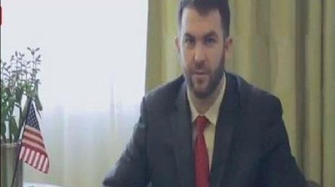 بالفيديو.. ناشط أميرکي يسخر من المفاوضات بفيينا
