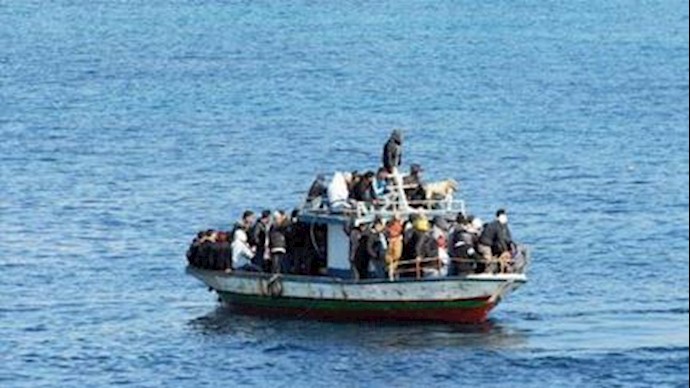 إيطاليا.. إنقاذ أکثر من 1200 مهاجر في البحر المتوسط