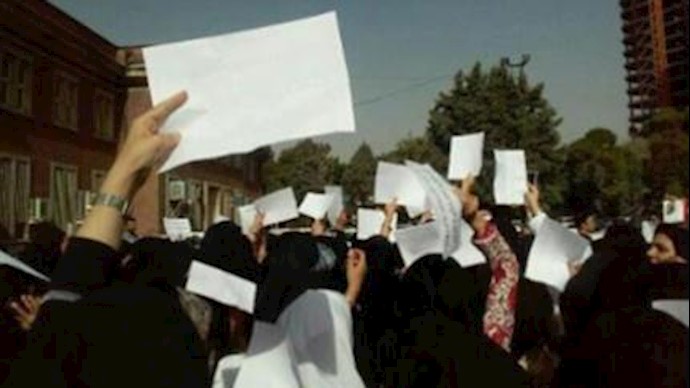 إيران.. إحتجاجات لممرضين وممرضات في عدة مستشفيات بطهران العاصمة تزامنا مع زملائهم في مدن أخری