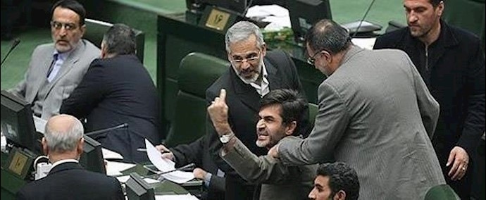 ايران.. أجواء متوترة في برلمان النظام جراء تجرع کأس السم النووي