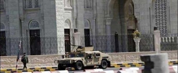 اليمن.. المقاومة الشعبية والجيش يستعيدان القصر الرئاسي في عدن