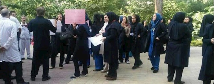 إيران.. إضراب ممرضين وممرضات في مدينتي کرج وجالوس