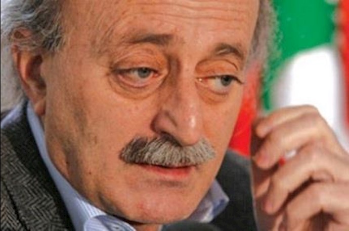 جنبلاط يطلب نفي الأسد إلی سيبيريا أو صحراء معزولة