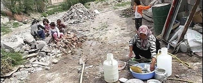 إيران.. إذعان مسؤول للنظام باتساع نطاق بيوت الصفيح: يعيش أکثر من 11 مليون علی هامش المدن في إيران