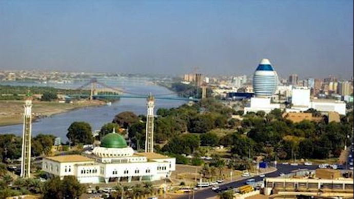 نظام الملالي يوقف مشاريع تنمية في السودان