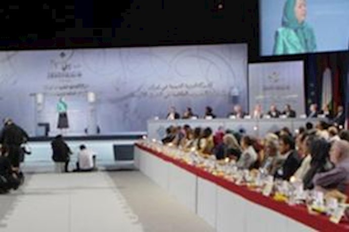 إعلام مناصر و آخر معادي للشعوب