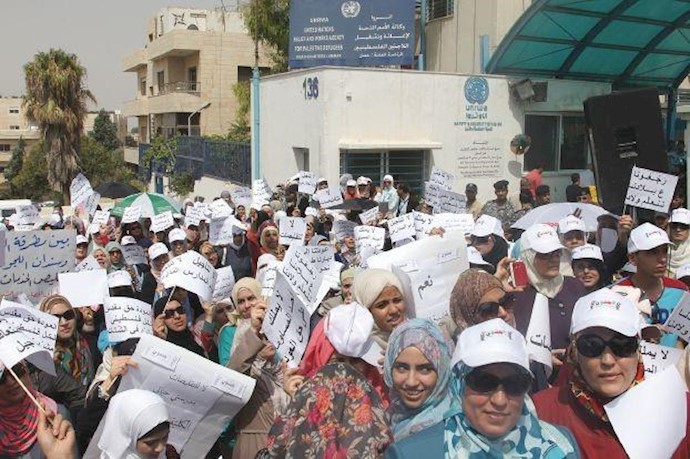 «اونروا» تقرر مواجهة عجزها المالي بمنح موظفيها إجازة عام غير مدفوعة