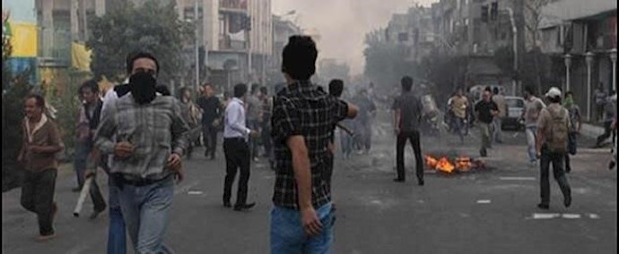 تقرير إخباري: مخاوف الملالي الحاکمين في إيران إزاء تکرار انتفاضة عام 2009