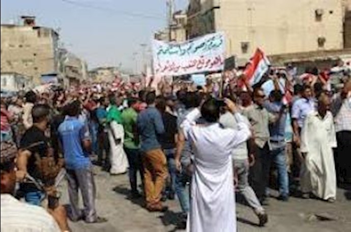 اهالي کربلاء يرفعون شعار( طهران برة برة کربلاء تبقی حرة )