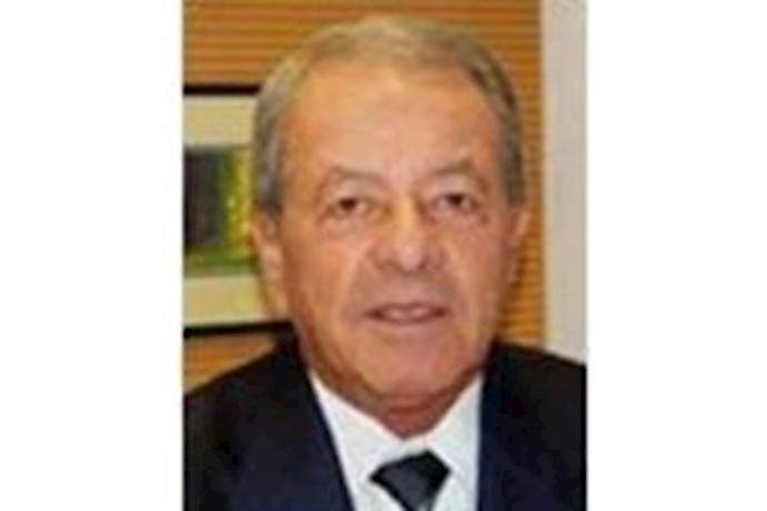هولاند يمتحن إيران بالسجّاد؟