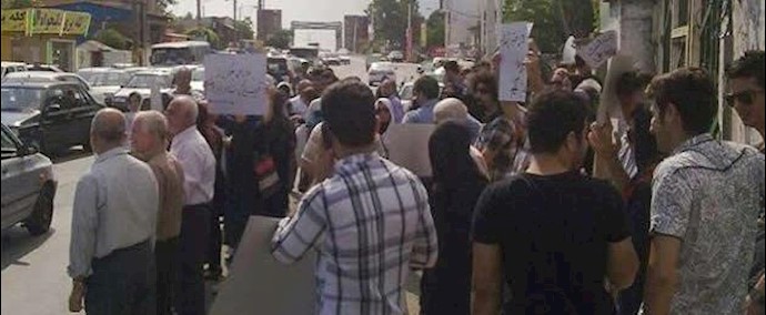 حرکات احتجاجية في کل من مدن بوشهر وبيرجند ونوشهر