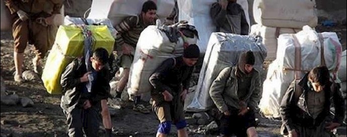 إيران.. أفراد الحرس المجرمون يقتلون عتالا کادحا في مدينة « سردشت»