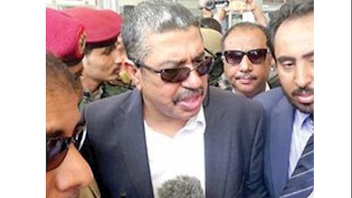 بحاح في أبوظبي لبحث تحرير مثلث عدن أبين تعز