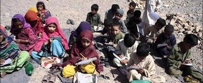 إيران.. 100 ألف طالب يفتقرون إلی مدرسين في محافظة “سيستان بلوشستان“ الإيرانية