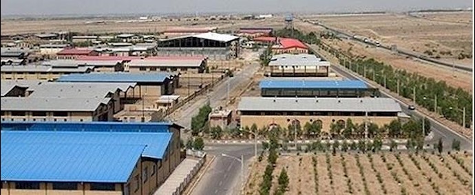مدينة کرج-تجمع احتجاجي لأکثر من 1000عامل في بلدة بهارستان