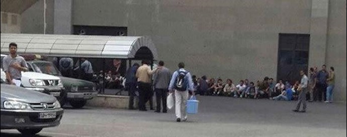 ايران .. اضراب 500 من عمال بلدة اشتهارد بمدينة کرج