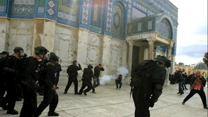 الرئاسة الفلسطينية تهاجم إسرائيل بعبارتها الشهيرة “لن نقف مکتوفي الأيدي” وتدين اقتحام الأقصی