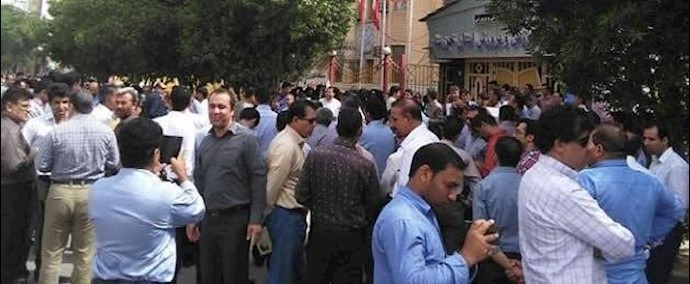 إيران.. تجمع المعلمين الأهوازيين وهجوم عناصر المخابرات