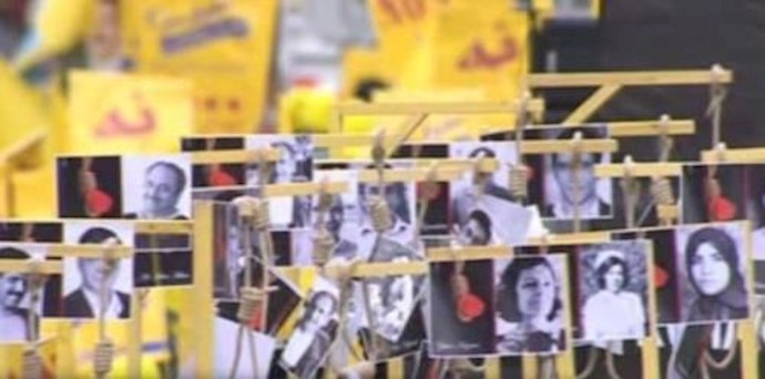 جريدة مستقبل : تقرير عن تظاهرة الايرانيين الحاشدة في باريس حين زيارة ملا روحاني
