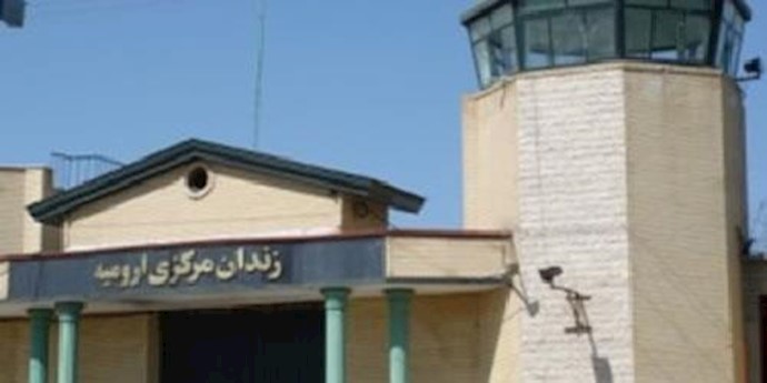 إيران .. نقل سجينين سياسيين يطالبان الإنتقال إلی ردهة السجناء السياسيين إلی الزنزانات الإنفرادية