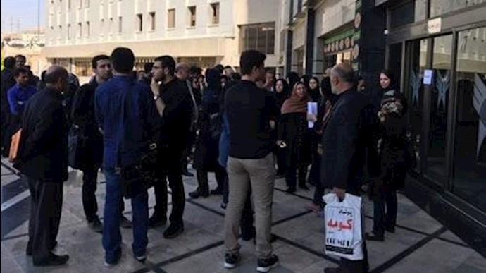 ايران.. تجمعات احتجاجية في مدينتي«مشهد» و«علي آباد» و«جزيرة کيش»
