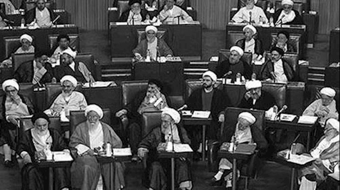 ايران.. تحذير خبراء النظام الرجعي حکومة روحاني بشأن المفاوضات مع أمريکا
