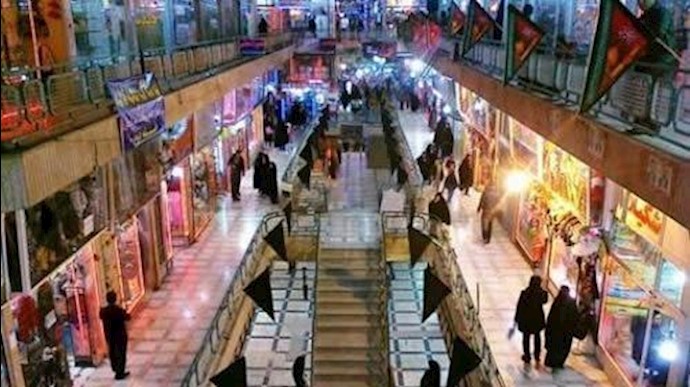 إيران..إضراب جمع من باعة الصاغة عن العمل في سوق مدينة قم