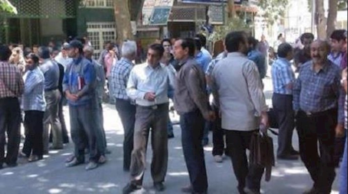 ايران ..تجمع احتجاجي لأولياء التلامذة في مدينة شبستر