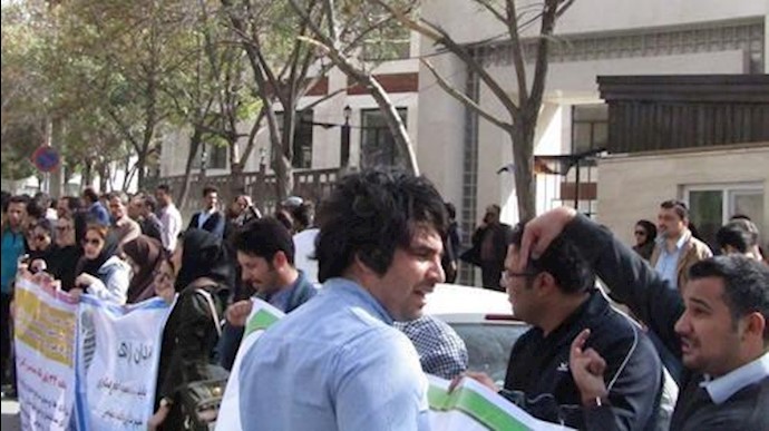 إيران..موجة تحرکات احتجاجية في کل من مدن کرمان واراک وکرمانشاه و...