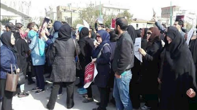 إيران..تجمع احتجاجي للمغبونين المنهوبة أموالهم مقابل برلمان النظام+صور