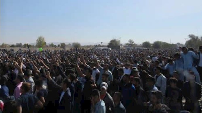 ايران.. وسائل الاعلام الحکومية تصف تظاهرات باسارغاد بحرکة ضد النظام