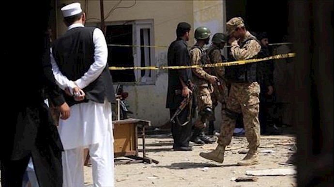 40 قتيلاً و 100 جريحاً إثر تفجير استهدف ضريحاً جنوبي باکستان