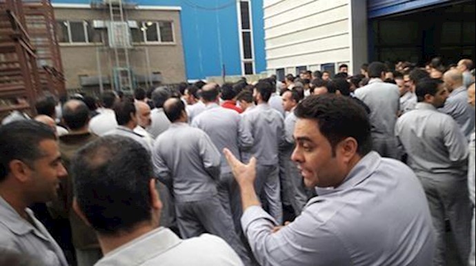 ايران ..تجمع احتجاجي لعمال سايبا بمدينة طهران