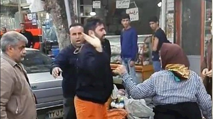 ايران ..ضرب امرأة من أصحاب البسطيات باليد من قبل عناصر النظام+فيديو