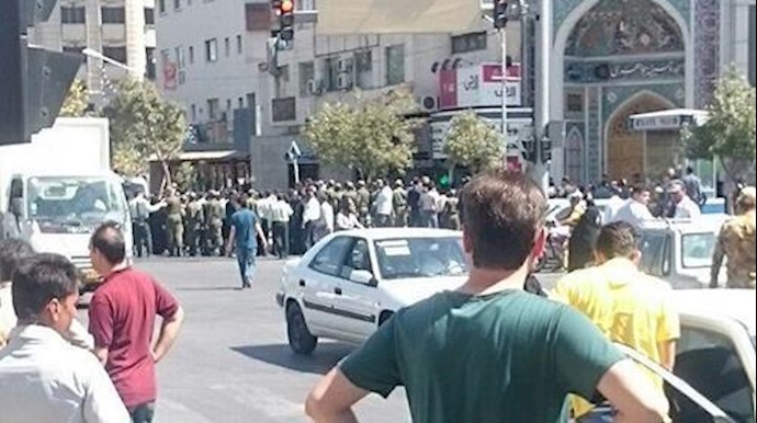 ايران.. تجمع احتجاجي للمغبونين المبتزين من قبل مؤسسة «بديده» في مدينة مشهد
