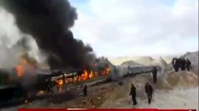 31 قتيلاً في تصادم قطارين بإيران
